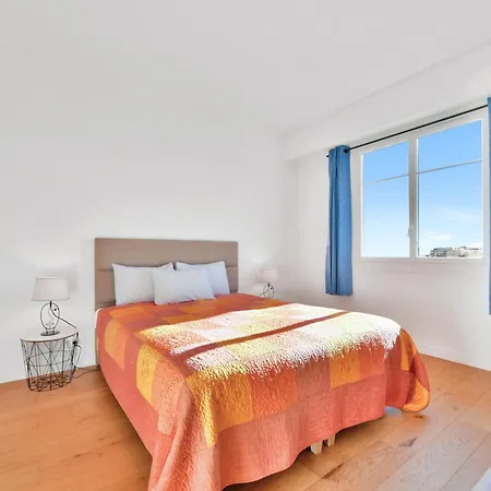 Apartment Le Marine Vue Avec Joli Terrasse, Un Reve Pour Les Couples Cannes